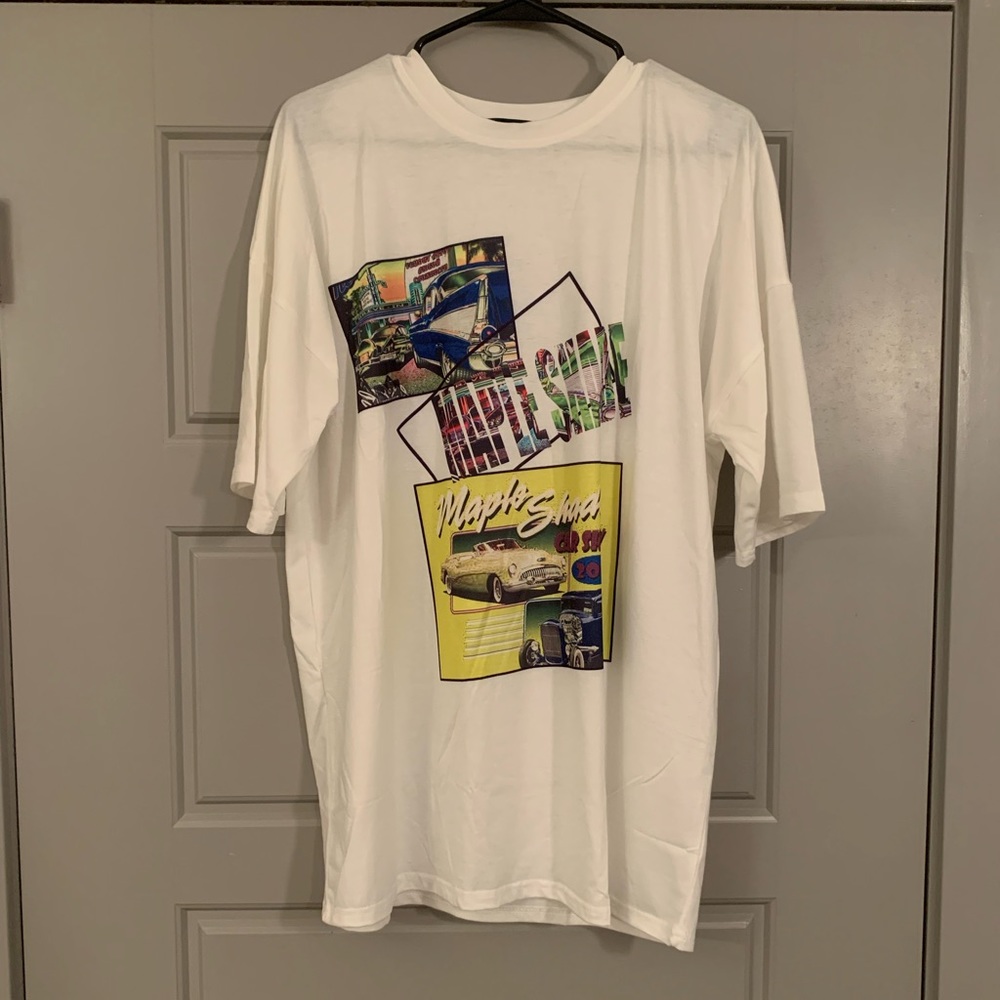 Oversized graphic tee